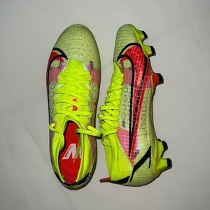 womens nike mercurial superfly 8 soccer cleats, neon yellow (size 6.5)